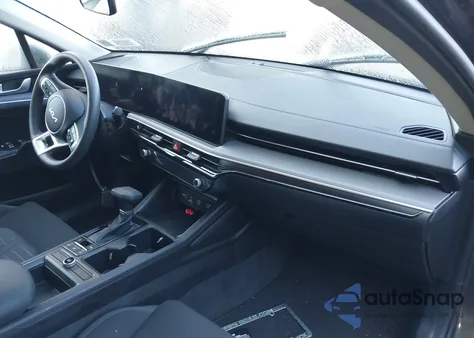 2025 Kia K5 Lxs z USA, uszkodzony, nr VIN KNAG24J72S5273651